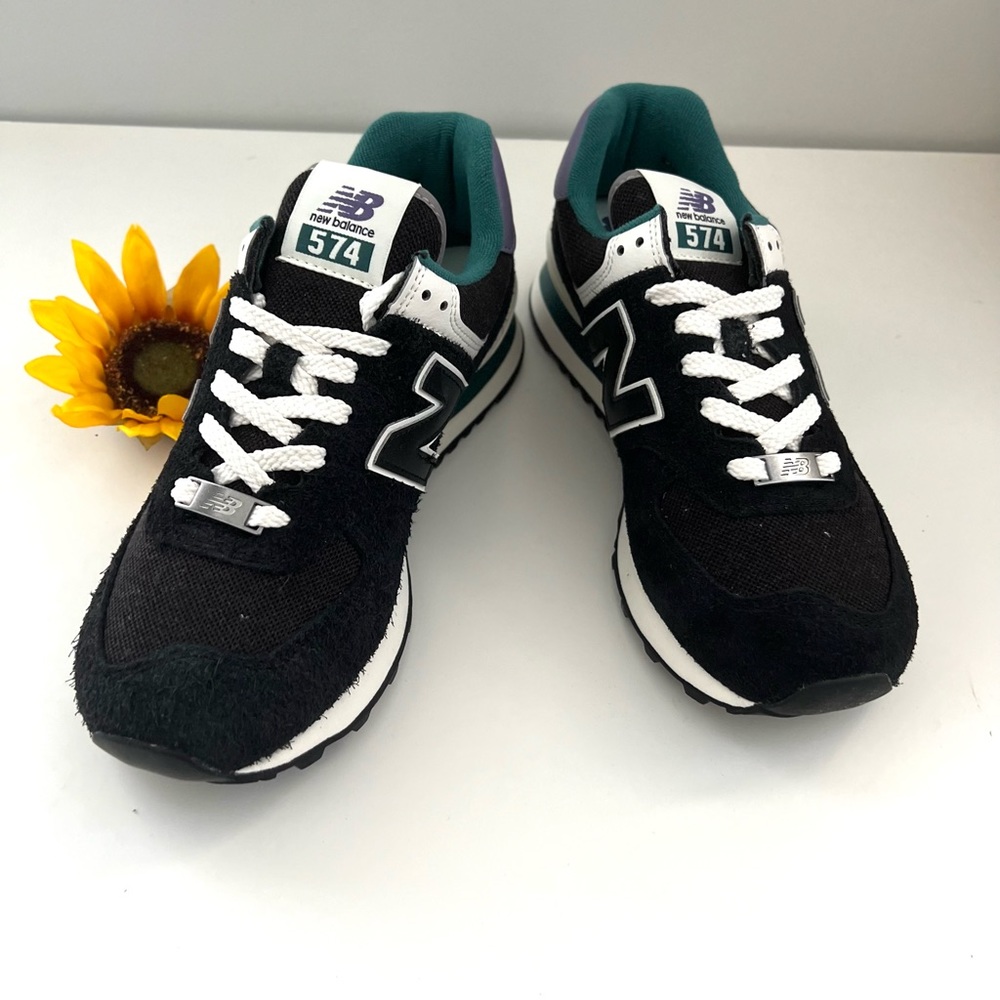 🌟New Balance Classics Unisex 574-Black Blue-Women’s 8.5 - Picture 4 of 11